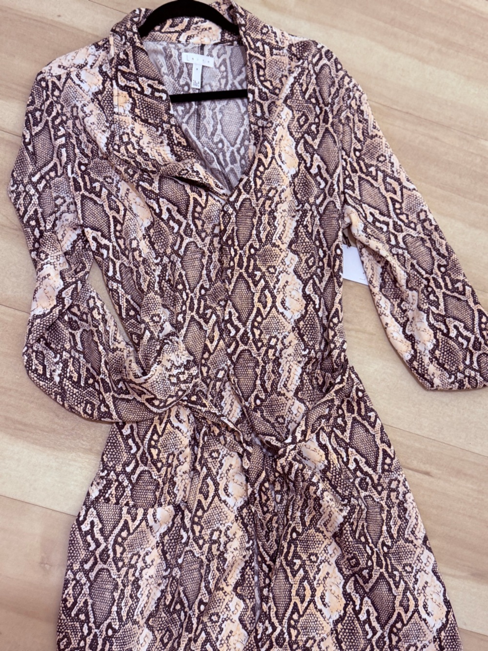 Leith Neutral Snake-Print Top in Cream and Brown